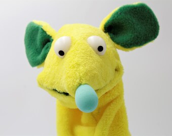 Little Gustav, a muppet who would like to be a lemon, but he accepts that he is a sweet muppet - muppet, hand puppet