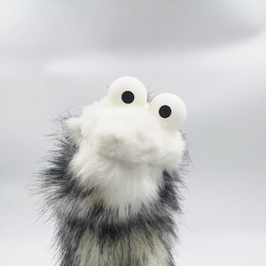 Lille Gustav, en söt mupp som gillar Arktis, isbjörnar, narvalar och glass - mupp, handdocka.
