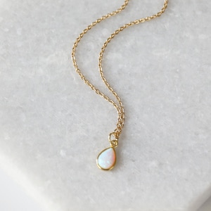Teardrop Opal Halskette: Wassertropfen Opal Anhänger