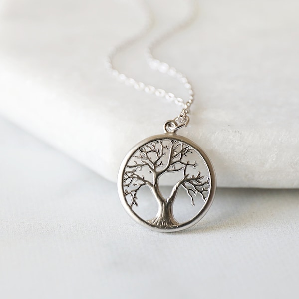 Dainty Silver Tree Pendant Necklace, Tree of Life Necklace,Birthday Gift,Bridesmaid Gift, Tree Necklace,Dainty Necklace