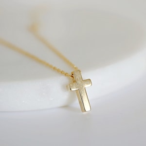 Dainty Gold Cross Necklace, Gold Cross Necklace, Gift for Best Friends,Bridal Shower Gift