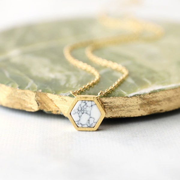 BORDEAUX MARBLE NECKLACE