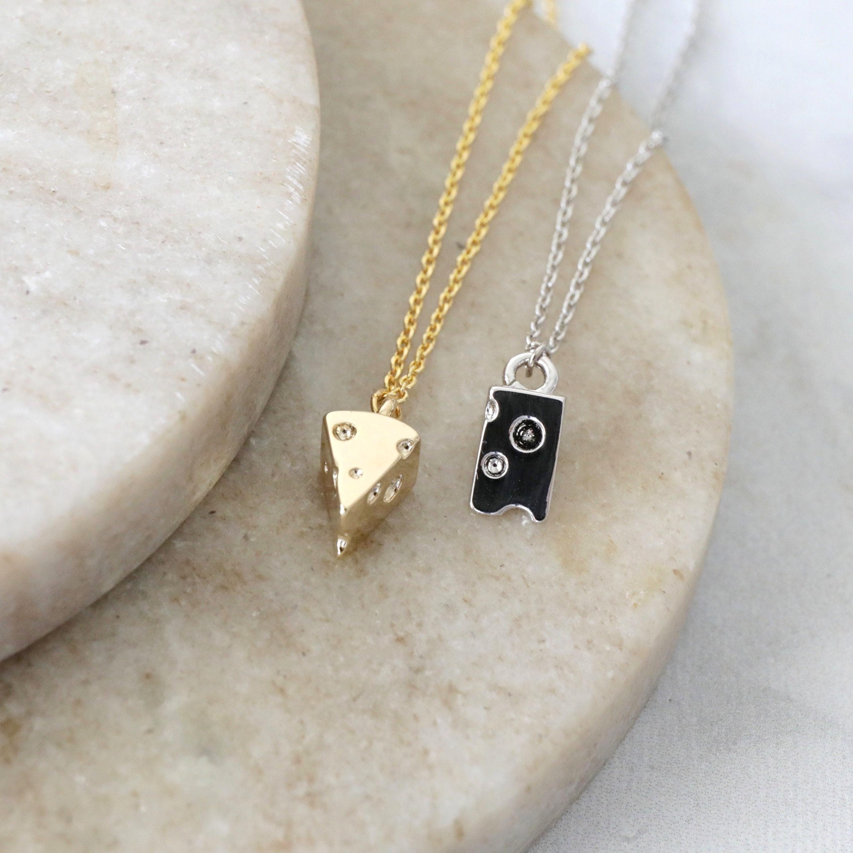 繊細なスイスチーズネックレス：友情の贈り物 - Etsy 日本