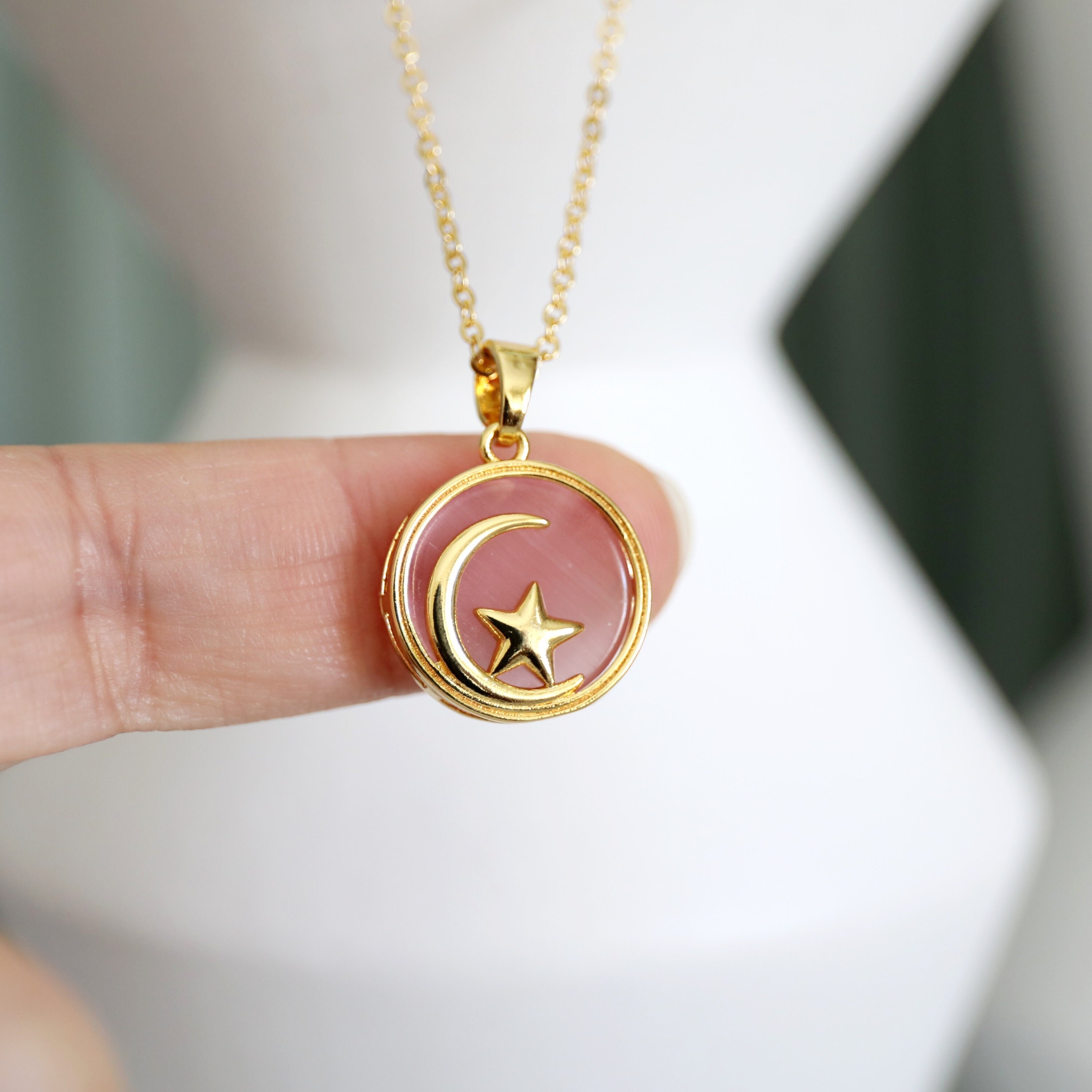 アクセサリー MASU 23ss MOON NECKLACE PINK GOLD MASU(エムエーエスユー)のMOON NECKLACE PINK GOLDの通販