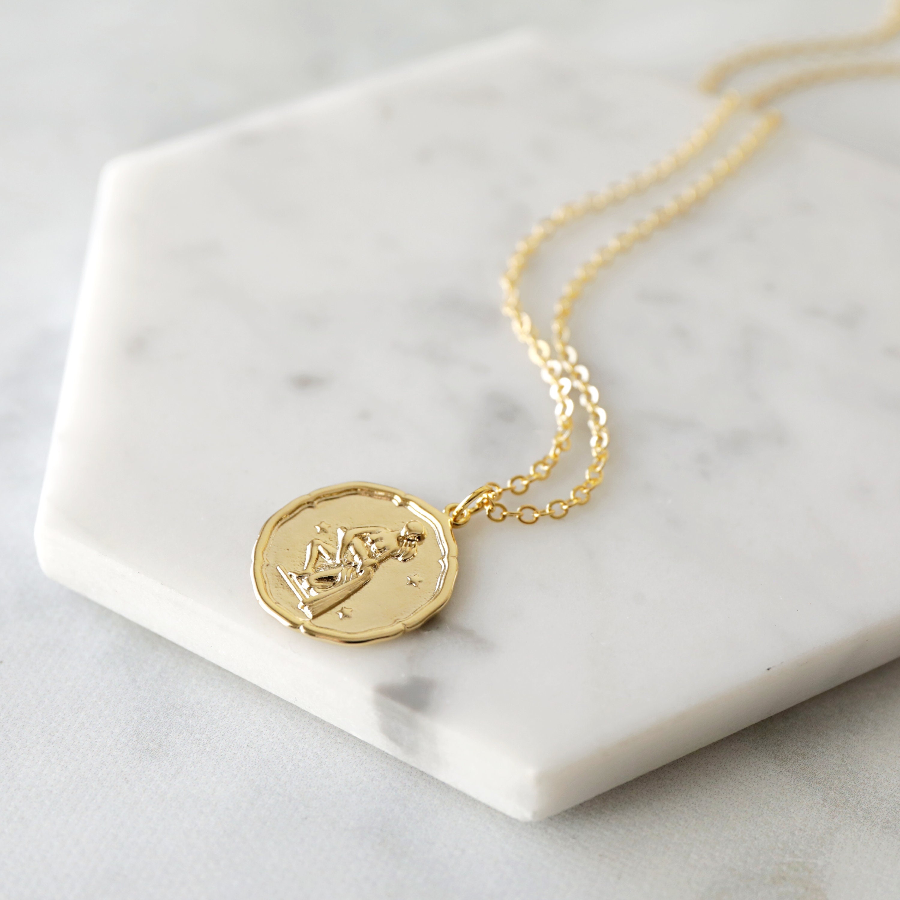 乙女座ゴールドコインネックレス：天体星座ジュエリー - Etsy 日本