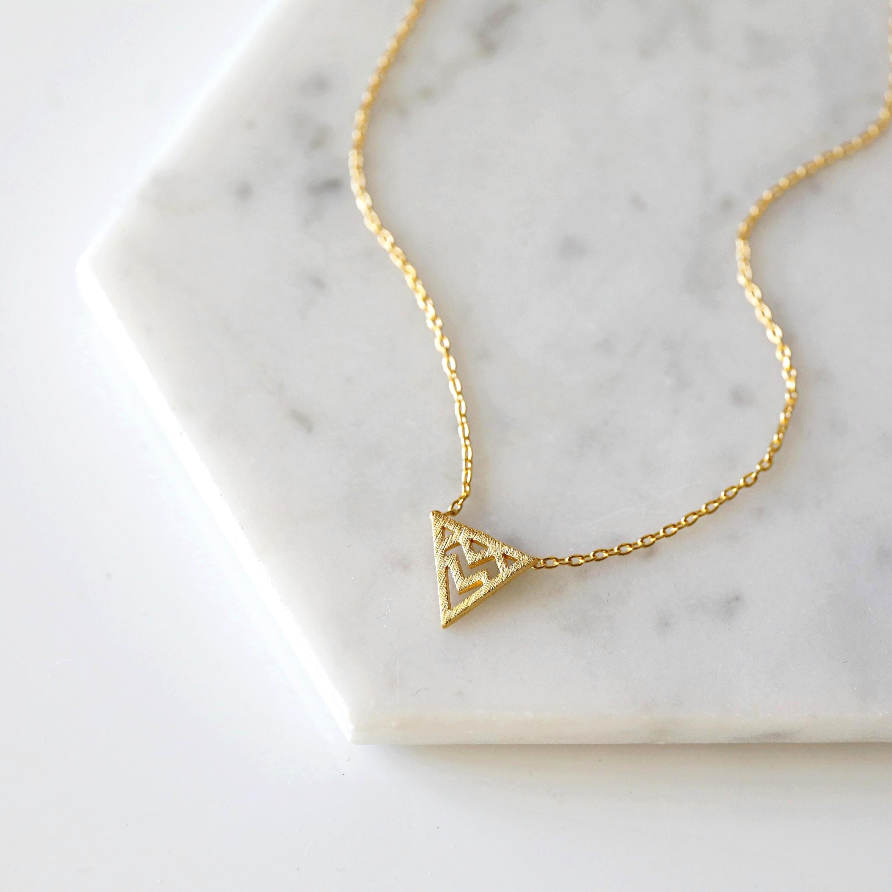 Collana Frecce Triangolari In Argento 925 Placcato Oro: Catena Regolabile 40-45 Cm Con Scatola Regalo