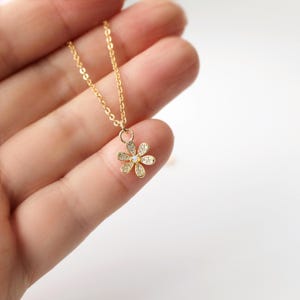 Opal Blume Anhänger Halskette, Gold Daisy Schmuck