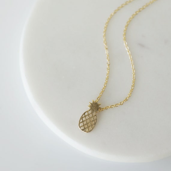 Dainty Pineapple Necklace Gold 