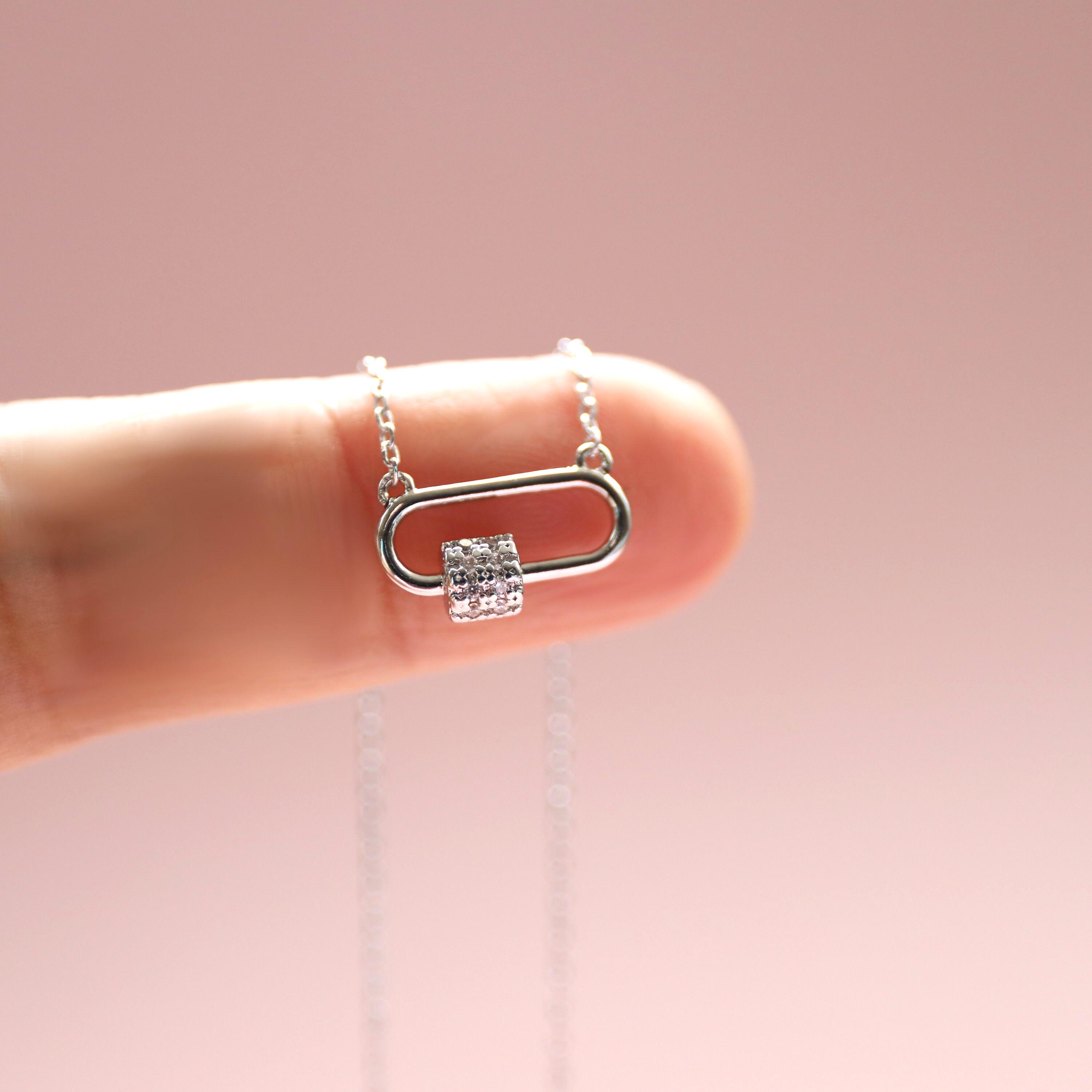 Collana con ciondolo a forma di lucchetto: ottone placcato rodio, zirconia cubica - Italia