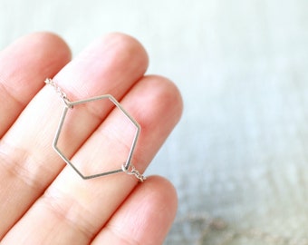 Silber Hexagon Halskette: Wabenanhänger, rhodinierte Kette