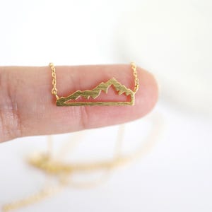 Rocky Mountain Necklace, Dainty Mountain Pendant Necklace, Snowy Mountain Top Necklace,Mountain Necklace, Birthday Gift