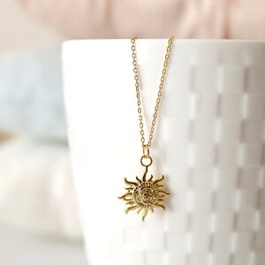 Gold Sun Coin Pendant Necklace, Sun Necklace,Birthday Gift, Graduation Gift, Layered Necklace,Minimalist Necklace