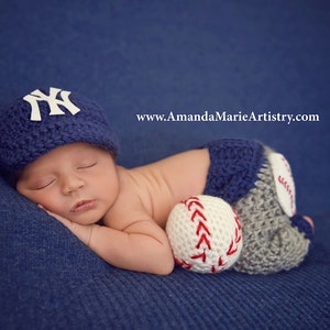 Baseball outfit Baby Baseball  Cap ,Diaper cover or pants,,, crochet baby shower gift, Newborn Baby PHOTO PROP