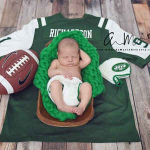 Football Team New York Jets Helmet, , baby football team hat, crochet baby shower gift, Baby Football outfit coming home outfitNewborn image 2