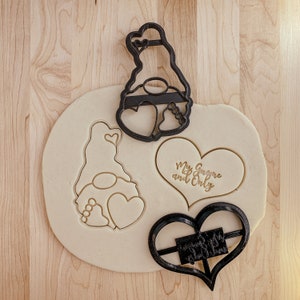 Gnome Valentine&#39;s Cookie Cutter Set (2)