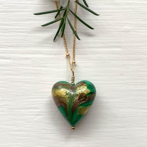Diana Ingram necklace with byzantine green (malachite) and gold Murano glass medium heart pendant on 22 Carat gold vermeil satellite chain