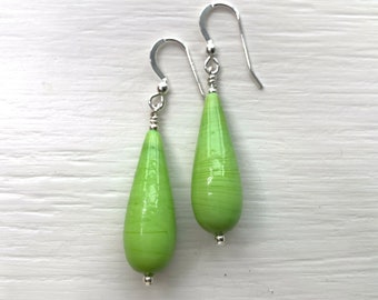 Diana Ingram Grün Murano Glas Lange Birne Tropfen Ohrringe an Silber- oder Goldhaken