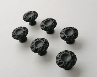 Set di 6 pomelli neri per mobili. Ferramenta nera per mobili. Maniglia nera per cassetti. Pomello rustico per mobili. Pomello nero per cassettiera. Maniglia nera per mobili 7136