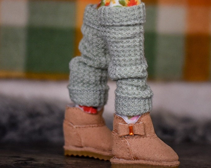 Leg warmers for 1/6 scale doll clothes to fit Poppy Parker or other similar 1/6 fashion doll clothes. pistachio