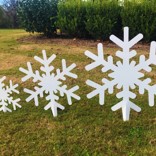 Christmas Snowflake Yard Art and Wall Hanger