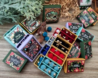 Miniature Christmas Tree Ornaments in a box for 1:12 scale dollhouses, 8 mm.