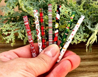 Miniature Christmas wrapping paper 1:12 set of 7 pieces, Dollhouse Christmas,  Christmas Accessories Wrapping for Dollhouses