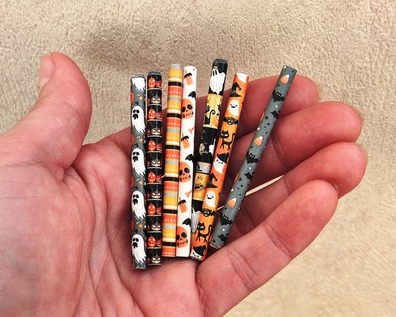 Miniature Halloween wrapping paper 1:12 set of 7 pieces, Dollhouse Halloween Accessories Wrapping for Dollhouses