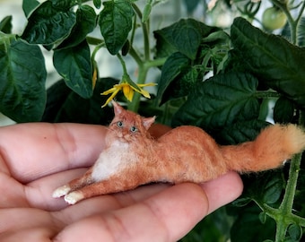 Dollhouse miniature Maine Coon cat in 1:12th, OOAK Handmade  Sculpture