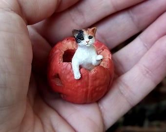 Dollhouse miniature  Calico kitten in 1:12th, OOAK Handmade  miniature Cat