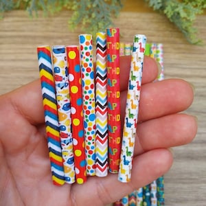 Carta da regalo in miniatura 1:12, set da 7 pezzi, Carta da regalo per case delle bambole, Carta da regalo per accessori per case delle bambole, Carta da regalo per compleanni