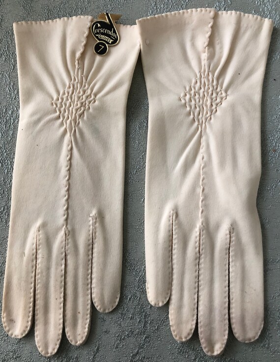 Vintage Ladies Gloves by Dawnelle Crescendoe size… - image 4