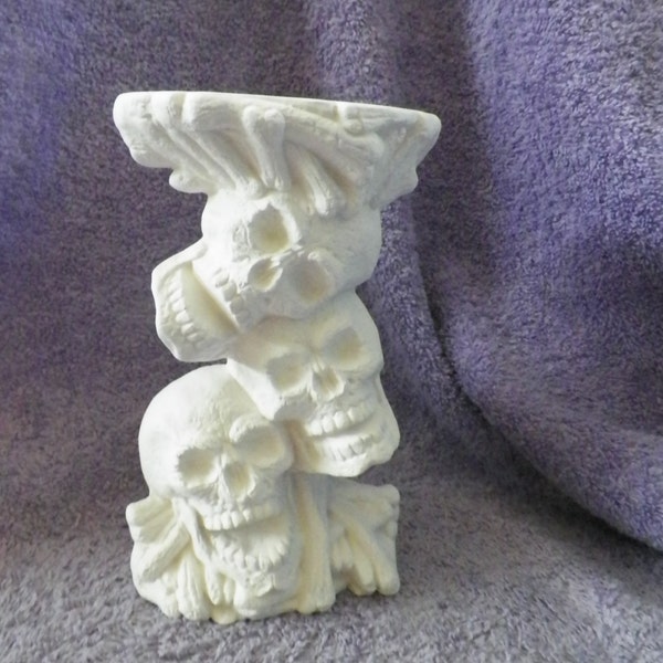 Nowell 2226 Skull Candleholder - Bisque (Ready to Paint)