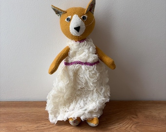 Handgemaakt, katje, kat, kunstpop, mooie ruche jurk, stoffen pop, figuur, display, cottage chic, kinderkamer, cadeau, cadeau, heden, meisje