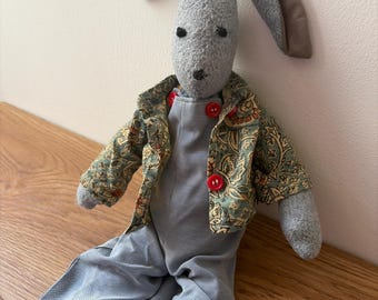 Hecho a mano, Conejo, Liebre, Muñeca artística, Con peto, Chaqueta, Muñeca de tela, Exhibición, Estilo rústico chic, Guardería, Regalo, Presente, Hija, Hijo