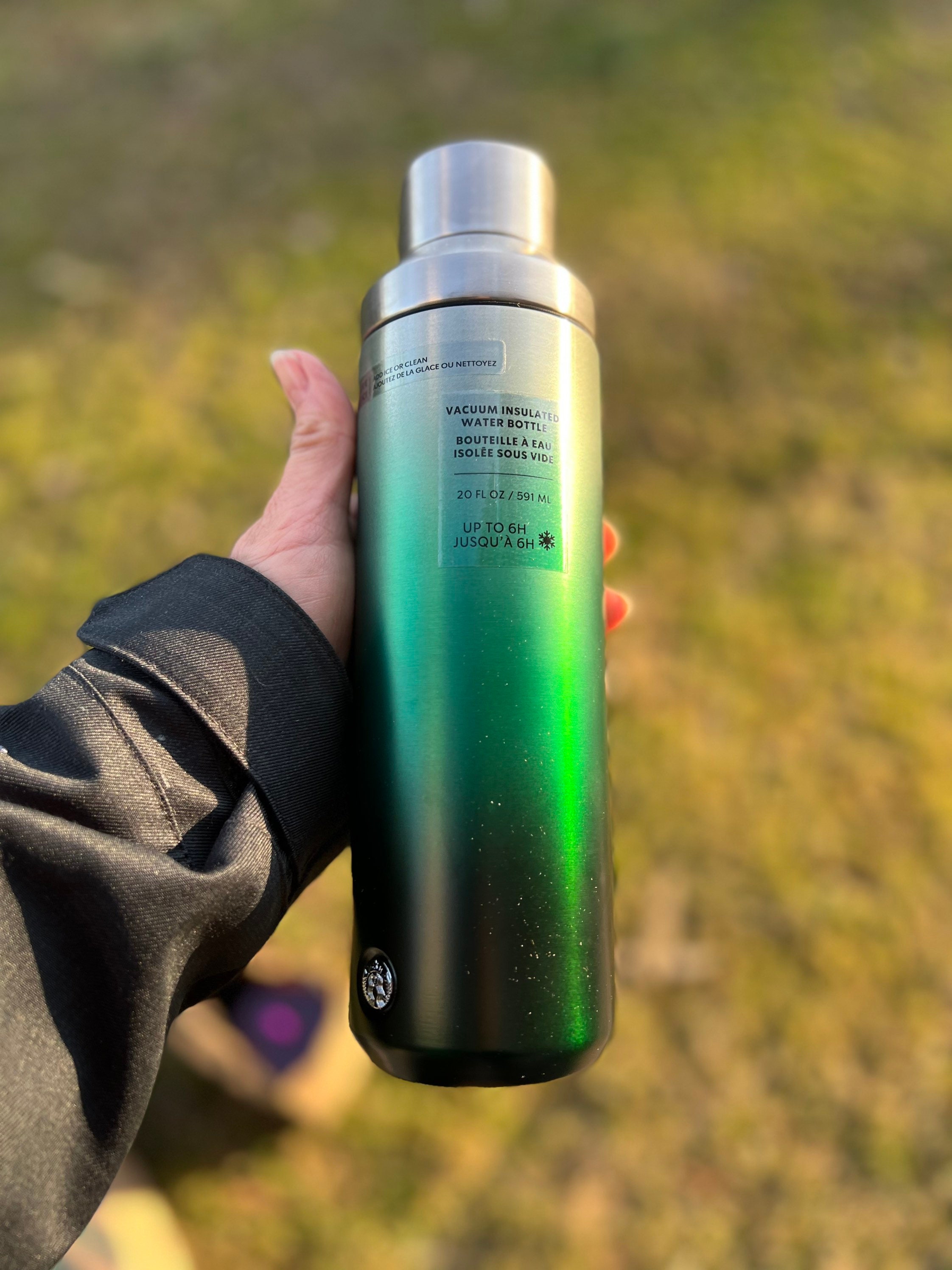 Starbucks Is Selling A Light Green Water Bottle And It's Gorgeous