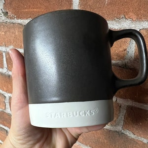 STARBUCKS Black Recycled Coffee Cup 12oz / 354ml Tall