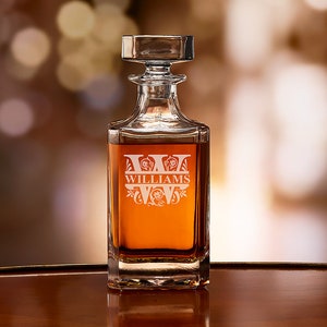 Whiskey Decanter, Personalized Monogram Glass Set, Initials, Whiskey Bourbon Decanter, Etched Rocks Glass, Monogrammed, Weddings imagem 2