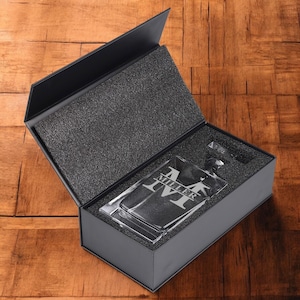 Custom Engraved Rectangle Decanter | Personalized Glass Bourbon Decanter | Whiskey Decanter Presentation Box | Groomsmen Gifts | Groom Gifts