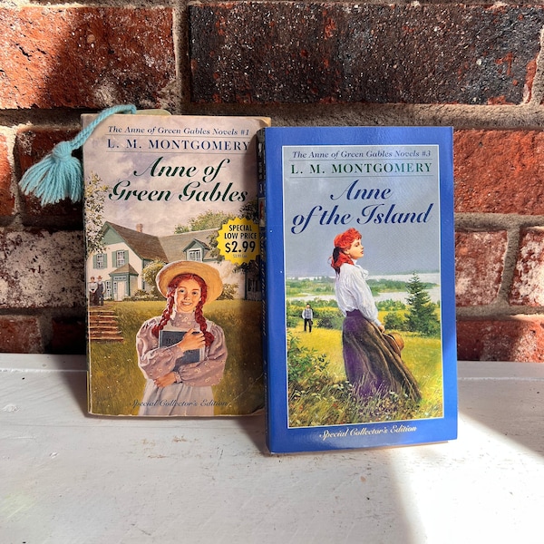 Anne of Green Gables Book 1, Anne of the Island Book 3, Anne of Green Gables Juvenile Paperback Books, Vintage Anne Books, Prince Edward Isl