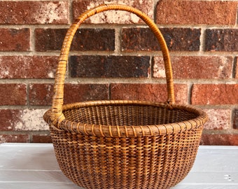 Medium Round Wicker Woven Braided Basket, Flower Girl Basket, Gathering Basket, Boho Cottage Core, Gardener Gift, Country Market Basket Farm