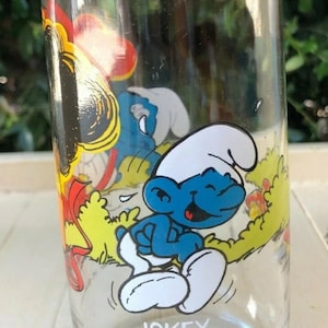 Vintage 1982 JOKEY SMURF Drinking Glass Peyo Wallace Berrie & Co., Retro Bright Graphic Pop Culture Drinking Glass Smurfs