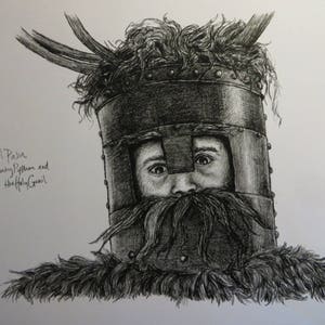 Peut inclure: Dessin au crayon détaillé d'un casque médiéval avec des cornes et une longue barbe hirsute. Le dessin comprend le texte "Michael Palin, Monty Python and The Holy Grail". La signature et la date de l'artiste sont également incluses.