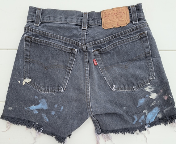 25  inch waist-----Vtg Levis  Paint splattered  b… - image 1