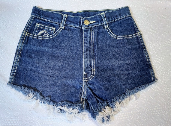 24 inch waist-----Vtg 70s Jordache   cut off deni… - image 1