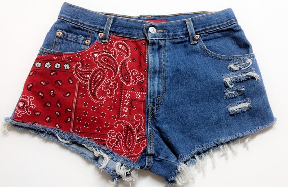 levi's jeans with red bandana