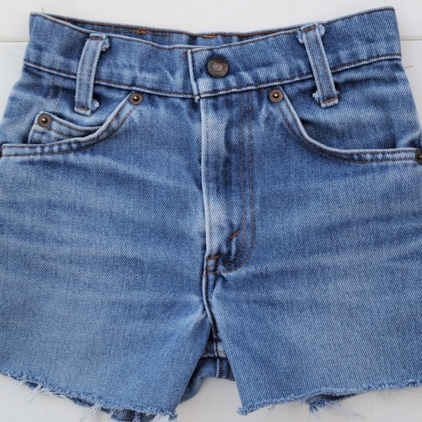 Kids ...22 in waist ....Vtg 70's Levis Orange tab  soft cut off denim shorts  Boys and Girls KID size-------22  inch waist