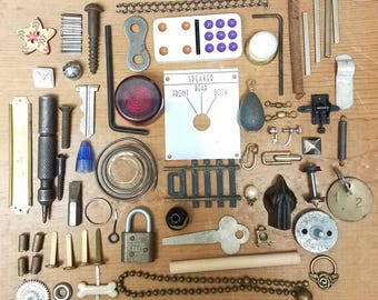 64 piezas de piezas de ferretería de técnica mixta: metal recuperado industrial steampunk