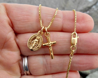 Petite médaille miraculeuse en ton doré, Médaille miraculeuse de la Vierge Marie, chaîne box en plaqué or, médaillon de la Vierge Marie, petite croix en or