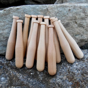 Bates de béisbol de madera en miniatura, juego de 12 sin terminar, temática de béisbol, manualidades de béisbol, mini bates de béisbol, bates de 5 cm