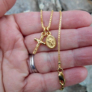 Kleine gouden Toon Heilige Geest-medaille, klein goud één kruisbeeld, vergulde sterlingboxketting, bevestiging jongen/meisje, heilige familie, doop